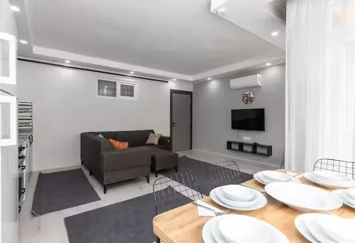 Gokmen Residences *